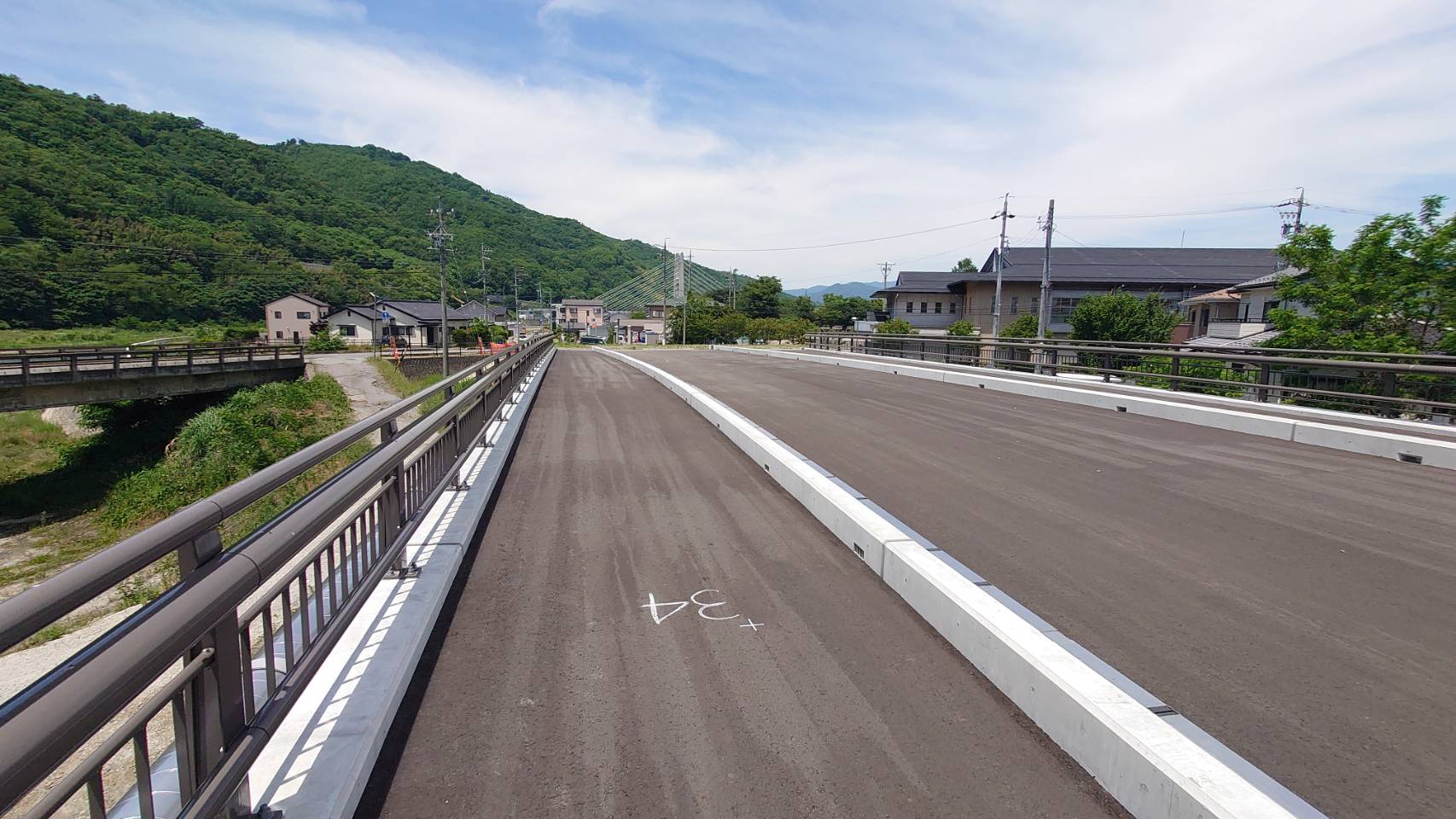 神川橋排水管敷設・道路改良工事